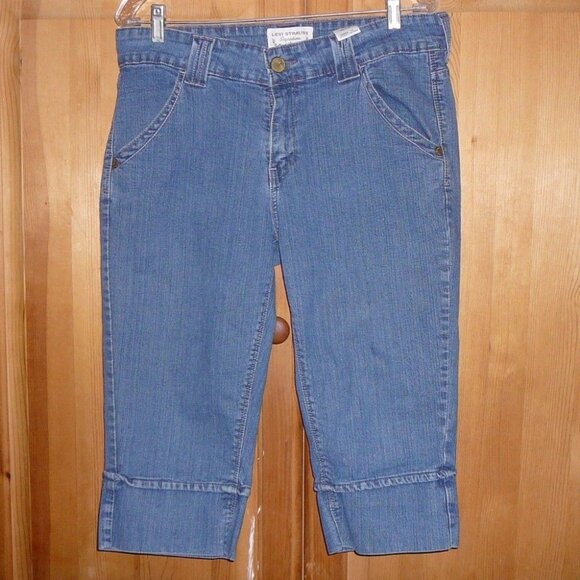 Levi Strauss Signature Womans Size 12 Blue Faded Stretch Cropped Pants Capris - Picture 1 of 4